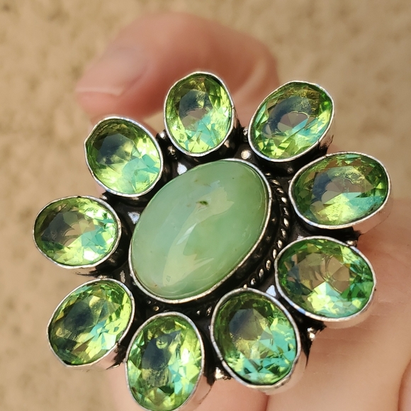 New Huge Chrysoprase and Tsavorite 925 Silver Statement Ring. - Picture 15 of 16